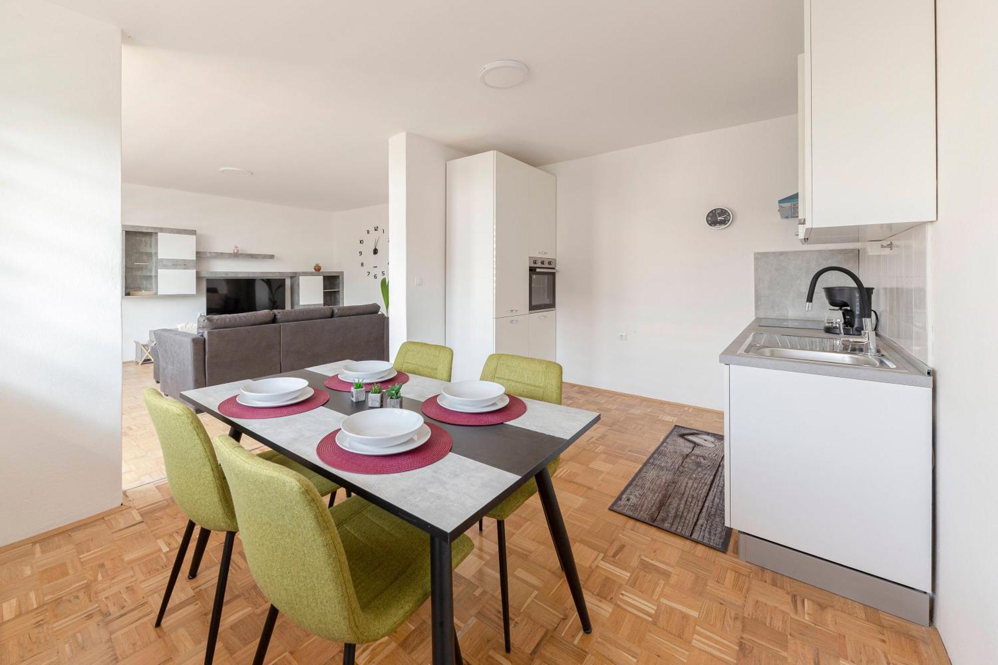 Hisa Oder Apartment Vodice Екстериор снимка